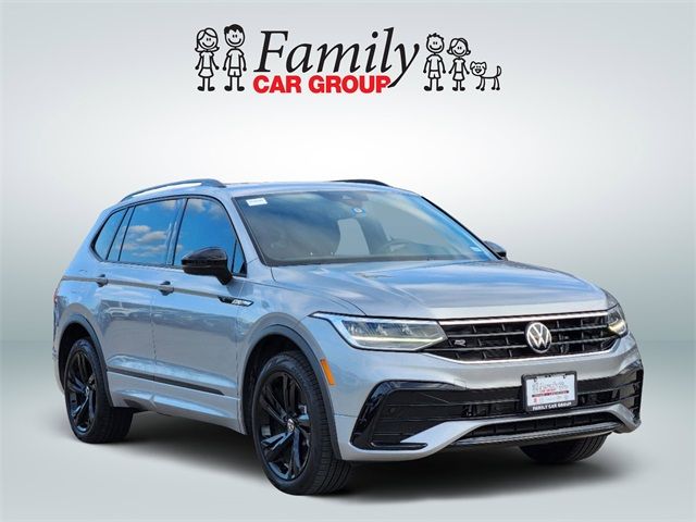 2023 Volkswagen Tiguan SE R-Line Black