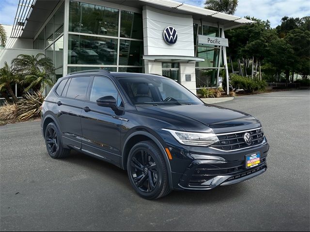 2023 Volkswagen Tiguan SE R-Line Black