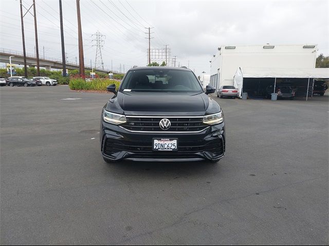 2023 Volkswagen Tiguan SE R-Line Black