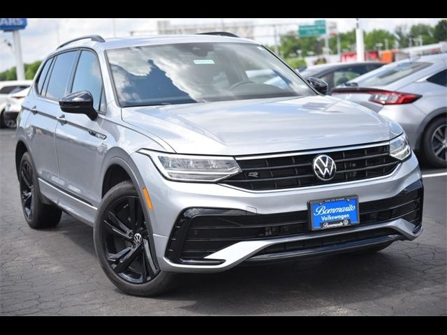 2023 Volkswagen Tiguan SE R-Line Black