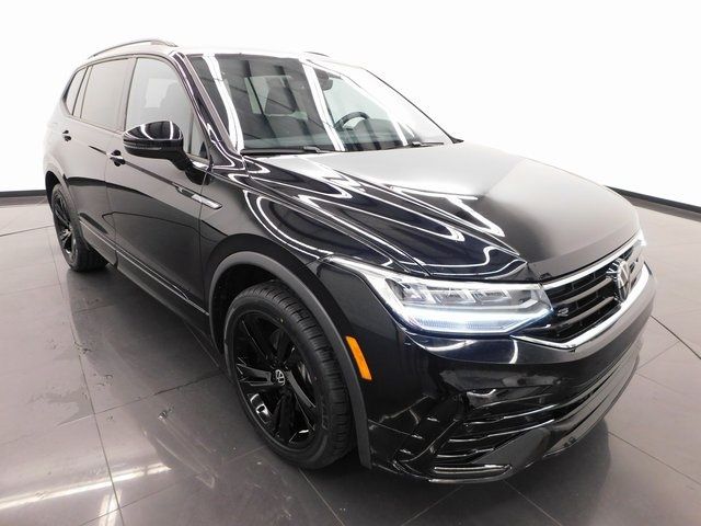 2023 Volkswagen Tiguan SE R-Line Black