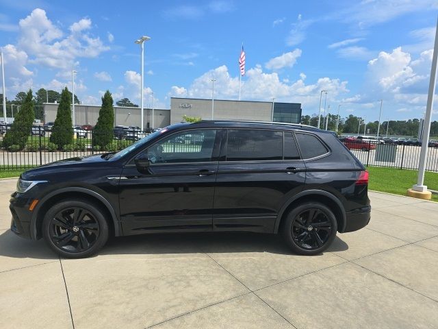 2023 Volkswagen Tiguan SE R-Line Black