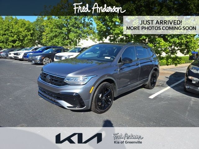 2023 Volkswagen Tiguan SE R-Line Black