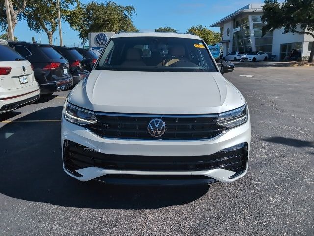 2023 Volkswagen Tiguan SE R-Line Black