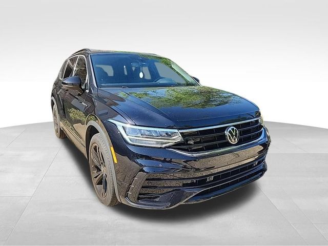 2023 Volkswagen Tiguan SE R-Line Black