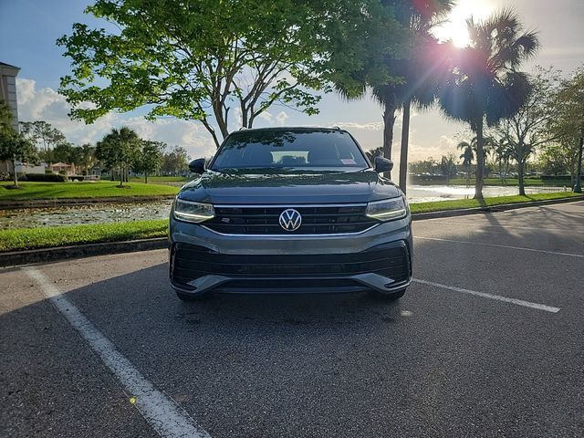 2023 Volkswagen Tiguan SE R-Line Black