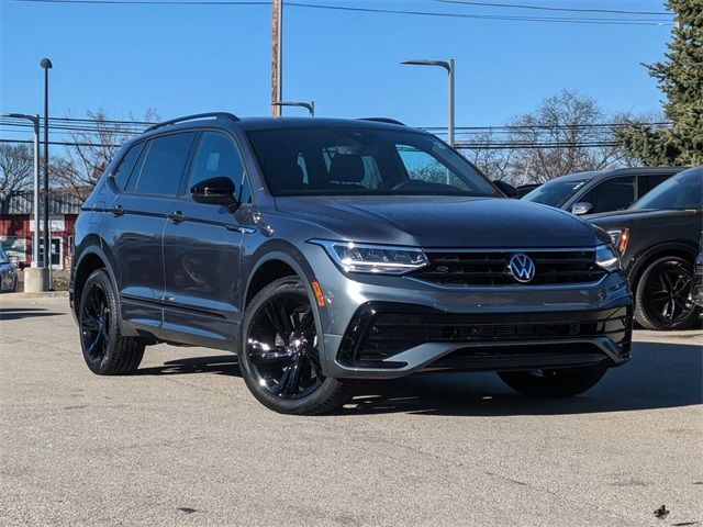 2023 Volkswagen Tiguan SE R-Line Black