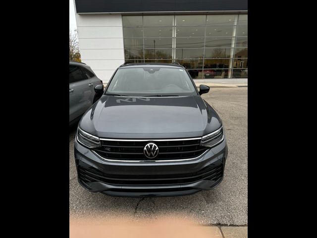 2023 Volkswagen Tiguan SE R-Line Black