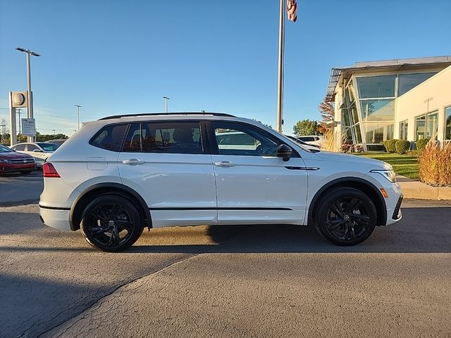 2023 Volkswagen Tiguan SE R-Line Black