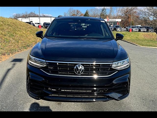 2023 Volkswagen Tiguan SE R-Line Black