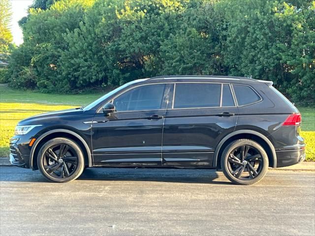 2023 Volkswagen Tiguan SE R-Line Black