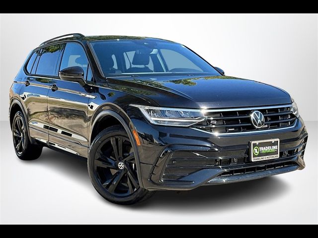 2023 Volkswagen Tiguan SE R-Line Black
