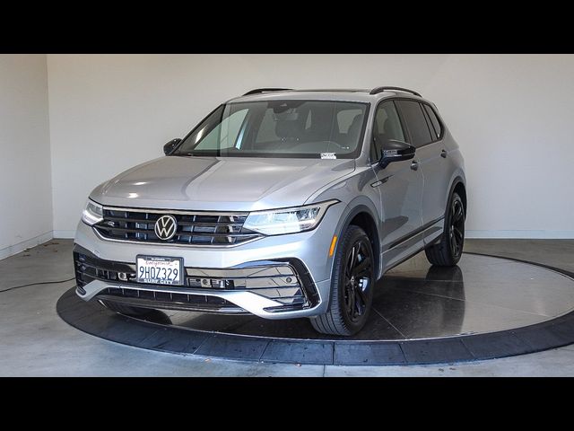 2023 Volkswagen Tiguan SE R-Line Black