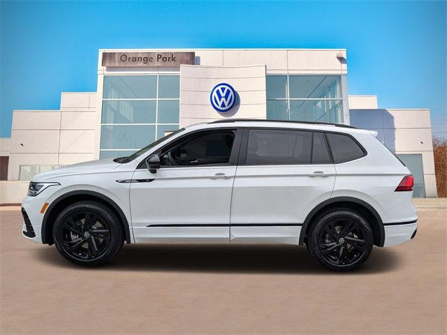 2023 Volkswagen Tiguan SE R-Line Black