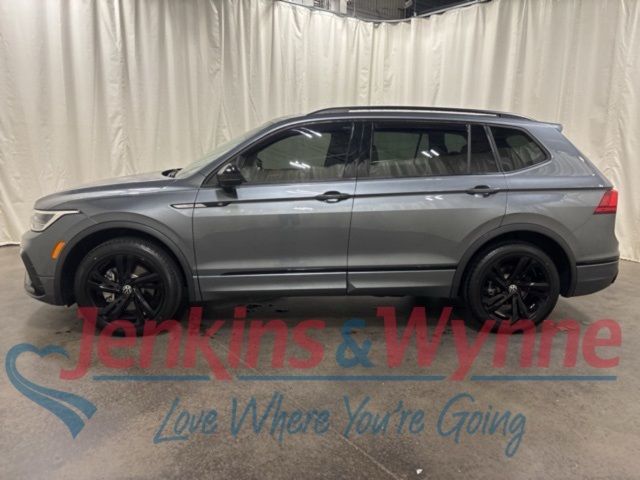 2023 Volkswagen Tiguan SE R-Line Black