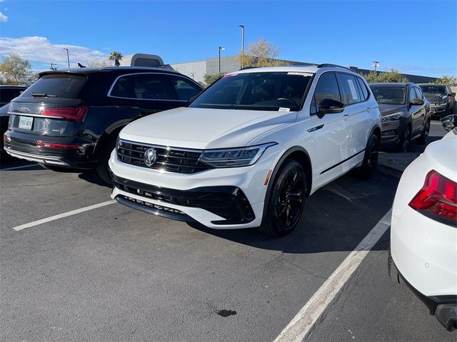 2023 Volkswagen Tiguan SE R-Line Black