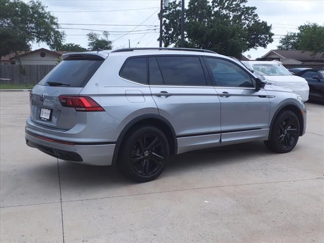 2023 Volkswagen Tiguan SE R-Line Black