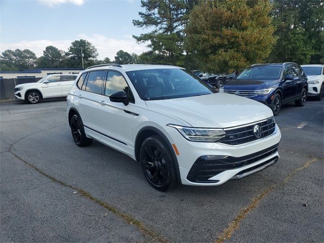 2023 Volkswagen Tiguan SE R-Line Black