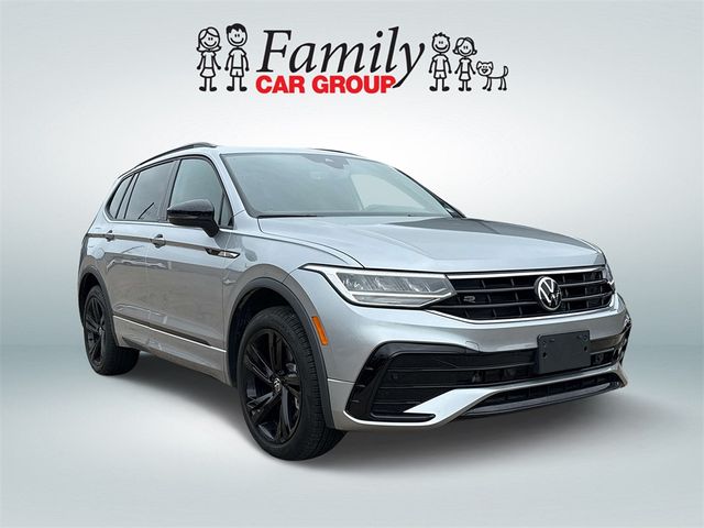 2023 Volkswagen Tiguan SE R-Line Black