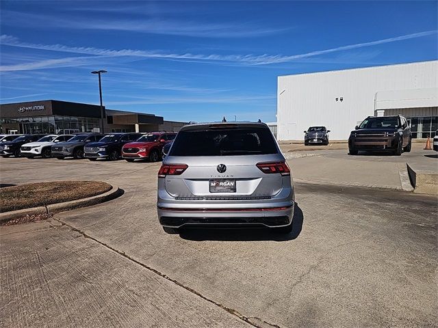 2023 Volkswagen Tiguan SE R-Line Black