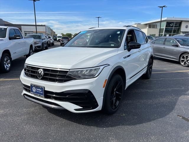 2023 Volkswagen Tiguan SE R-Line Black