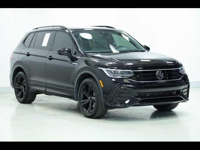 2023 Volkswagen Tiguan SE R-Line Black