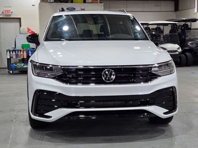 2023 Volkswagen Tiguan SE R-Line Black