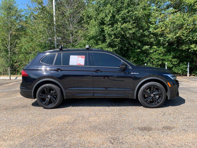 2023 Volkswagen Tiguan SE R-Line Black