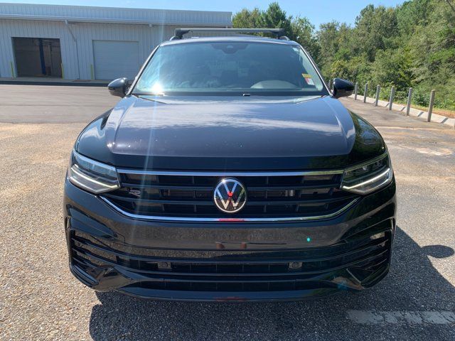 2023 Volkswagen Tiguan SE R-Line Black