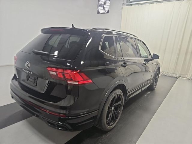 2023 Volkswagen Tiguan SE R-Line Black