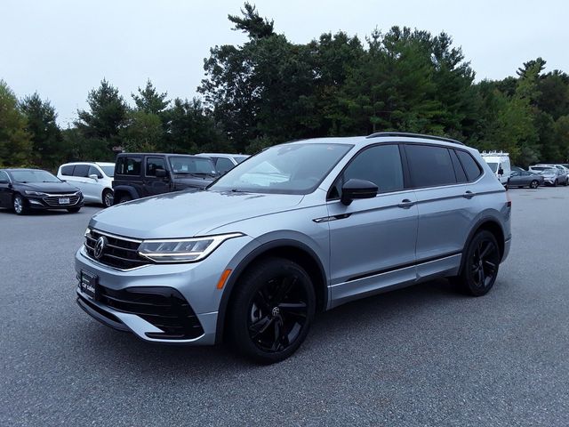 2023 Volkswagen Tiguan SE R-Line Black