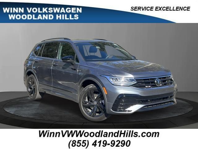 2023 Volkswagen Tiguan SE R-Line Black