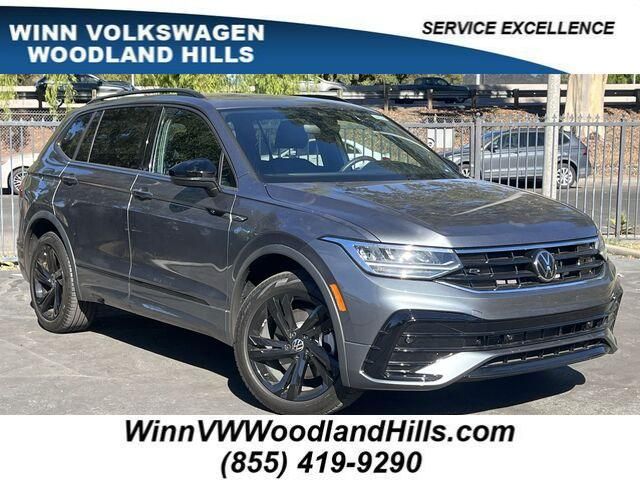 2023 Volkswagen Tiguan SE R-Line Black