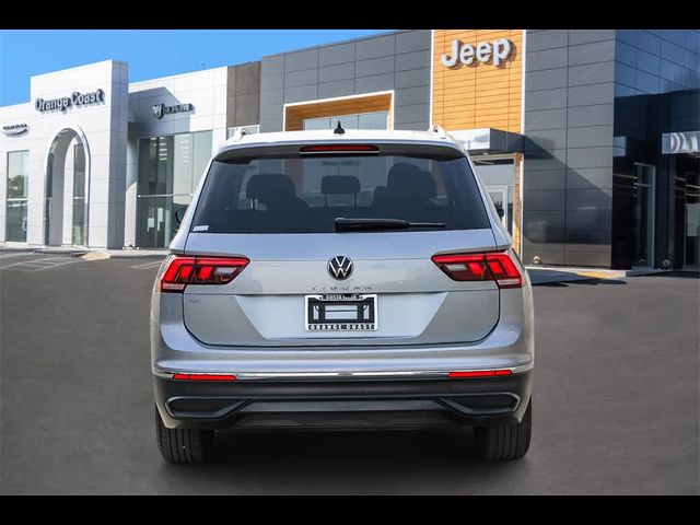 2023 Volkswagen Tiguan SE