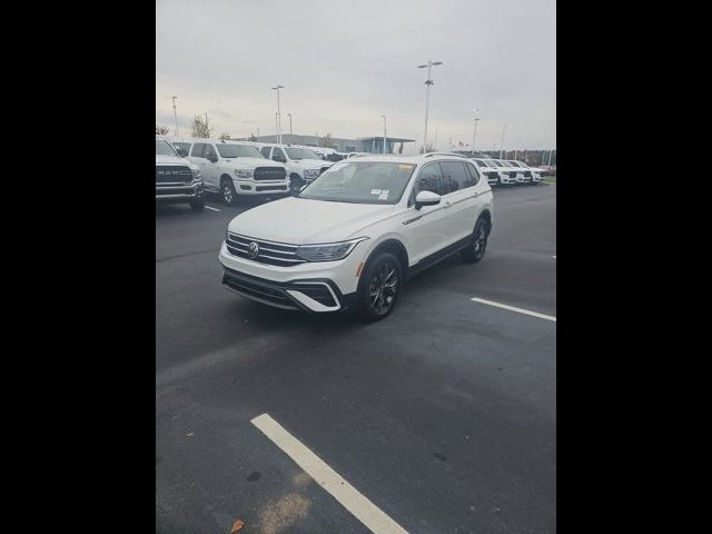 2023 Volkswagen Tiguan SE