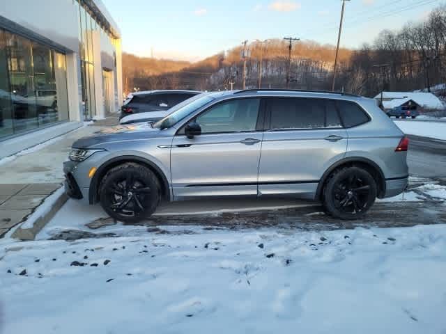 2023 Volkswagen Tiguan SE R-Line Black