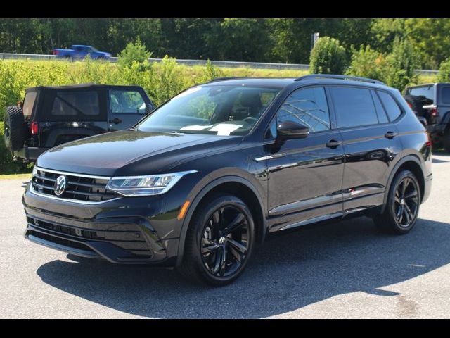 2023 Volkswagen Tiguan SE R-Line Black