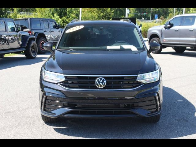 2023 Volkswagen Tiguan SE R-Line Black