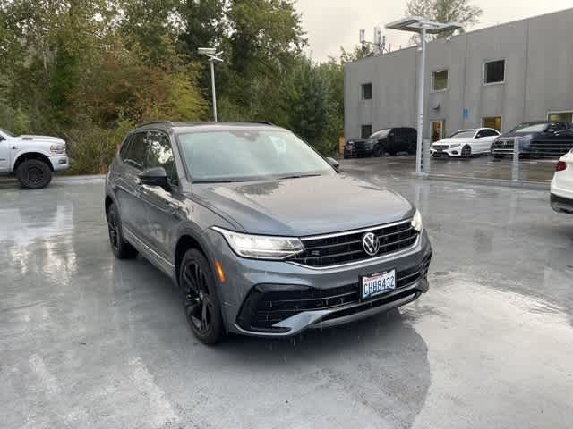 2023 Volkswagen Tiguan SE R-Line Black