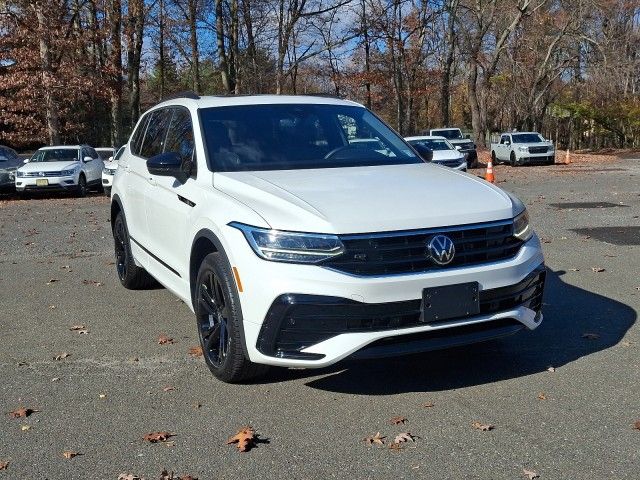 2023 Volkswagen Tiguan SE R-Line Black