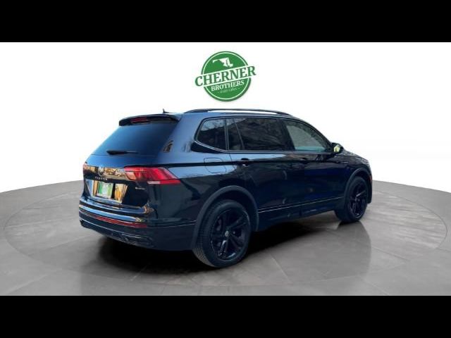 2023 Volkswagen Tiguan SE R-Line Black