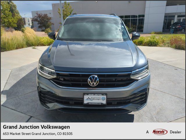 2023 Volkswagen Tiguan SE R-Line Black