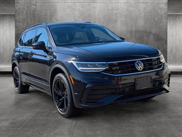 2023 Volkswagen Tiguan SE R-Line Black