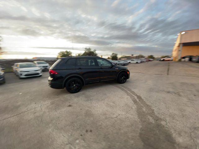 2023 Volkswagen Tiguan SE R-Line Black