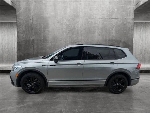 2023 Volkswagen Tiguan SE R-Line Black