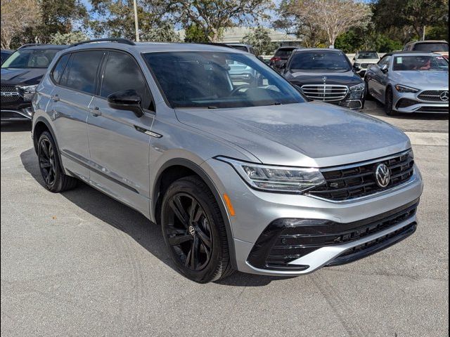 2023 Volkswagen Tiguan SE R-Line Black