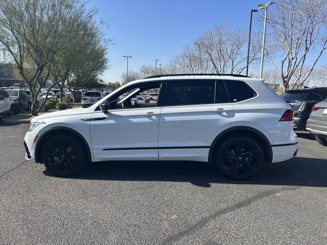 2023 Volkswagen Tiguan SE R-Line Black