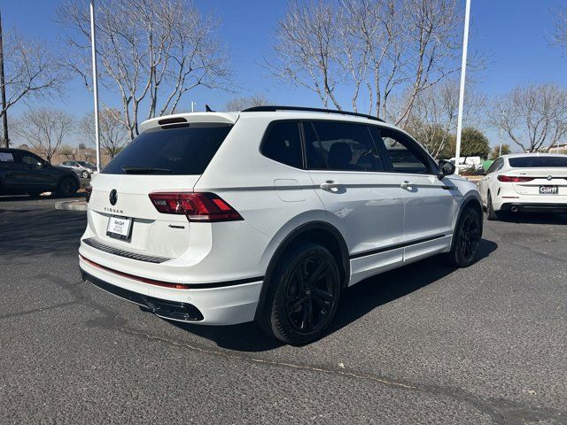 2023 Volkswagen Tiguan SE R-Line Black