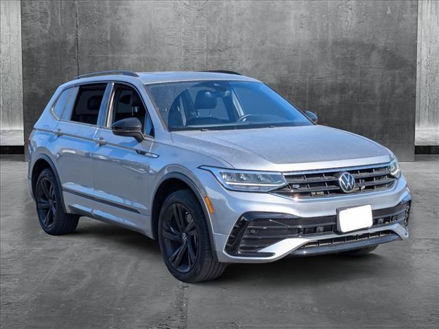 2023 Volkswagen Tiguan SE R-Line Black