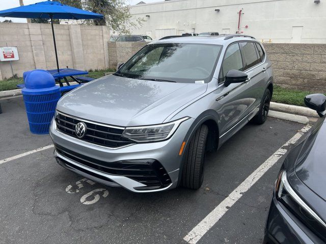 2023 Volkswagen Tiguan SE R-Line Black